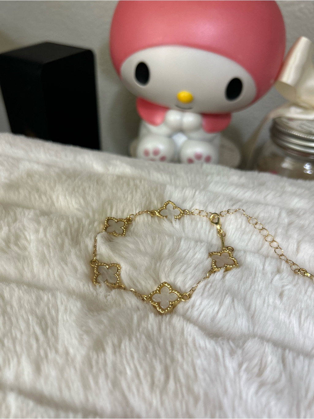 Gold FourLeaf Clover Link Bracelet With White Inlay